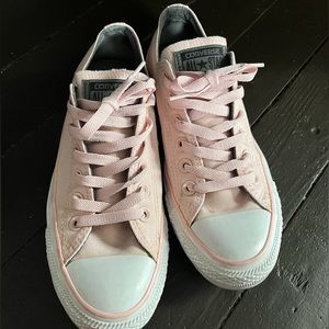 pink converse